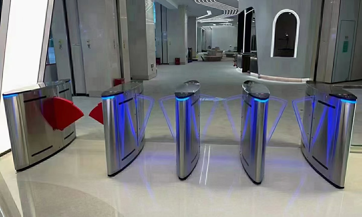  cổng flap barrier IDS-FT515 là cổng flap barrier tự động cao cấp, lý tưởng cho các công trình yêu cầu kiểm soát ra vào hiện đại, chính xác và an toàn. Với thiết kế inox 304 bền bỉ, khả năng tích hợp linh hoạt và vận hành mượt mà, sản phẩm giúp nâng cao hiệu quả quản lý và tăng tính chuyên nghiệp cho không gian sử dụng.
