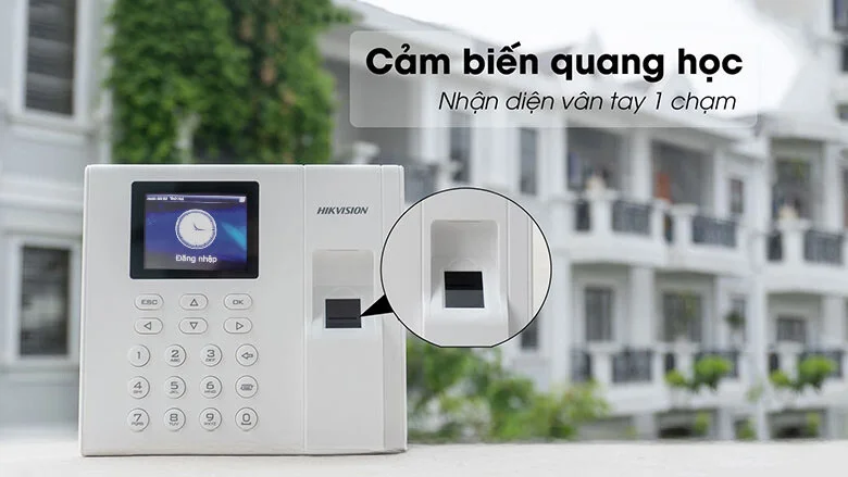 Máy chấm công gọn nhẹ Hikvision K1A8503F lắp đặt dễ dàng tại văn phòng.
