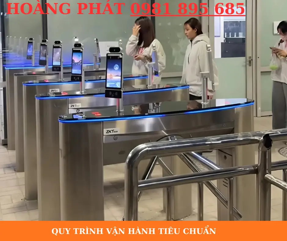 Hệ thống cổng kiểm soát công nhân bằng thẻ từ và vân tay