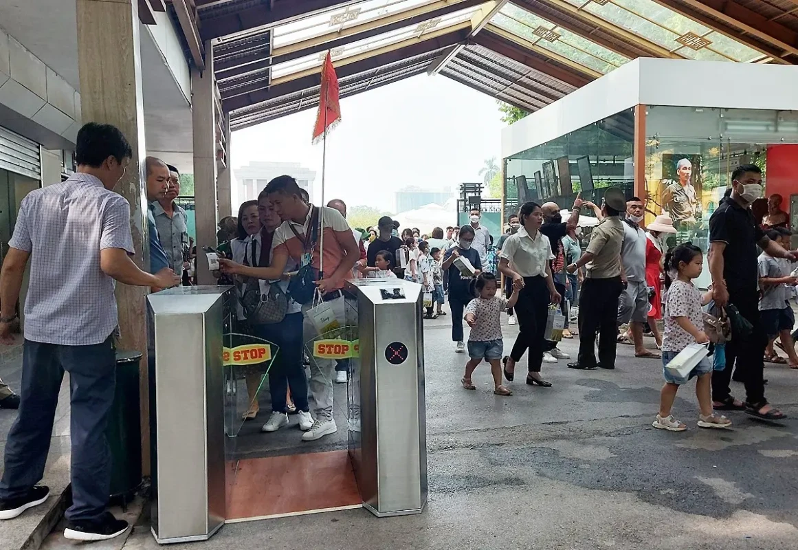 may-ban-ve-khu-du-lich-3