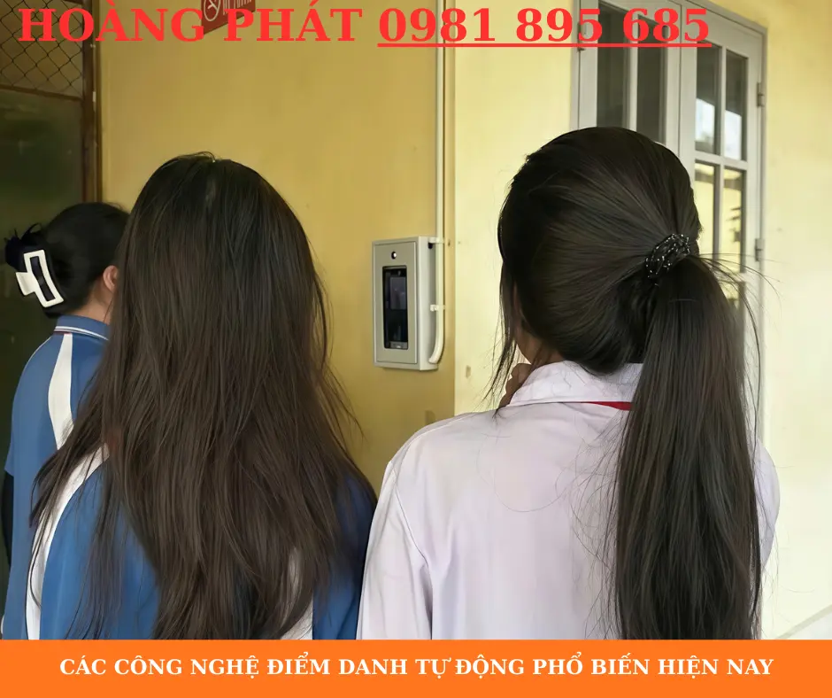 Hệ thống máy điểm danh tự động lắp đặt tại cổng trường