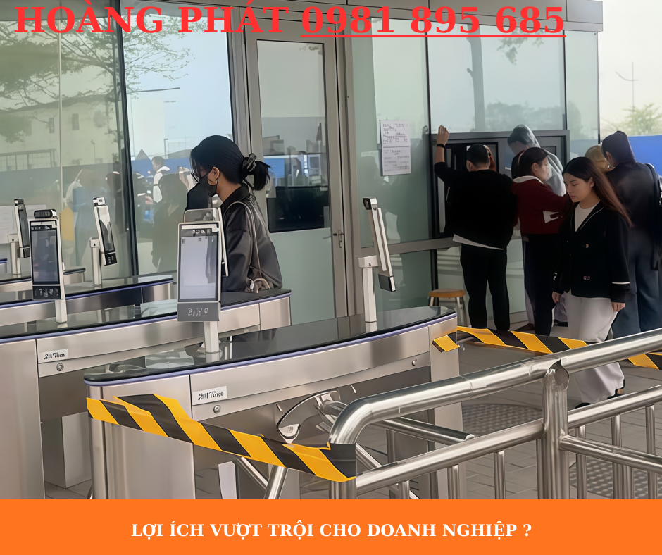 Nhân viên ra vào nhà máy bằng hệ thống nhận diện khuôn mặt